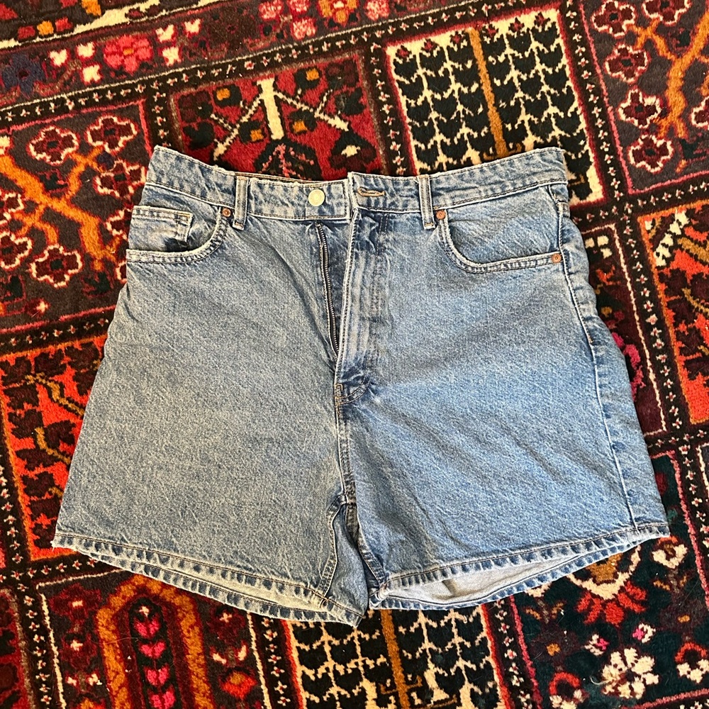 Zara Light Jean Shorts- size 12